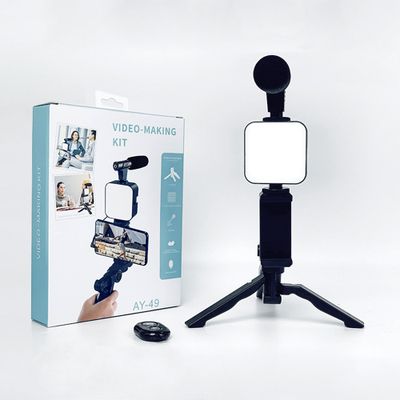 Selfie con tripode para retransmision con flash LED y micro y mando a distancia AY-49 